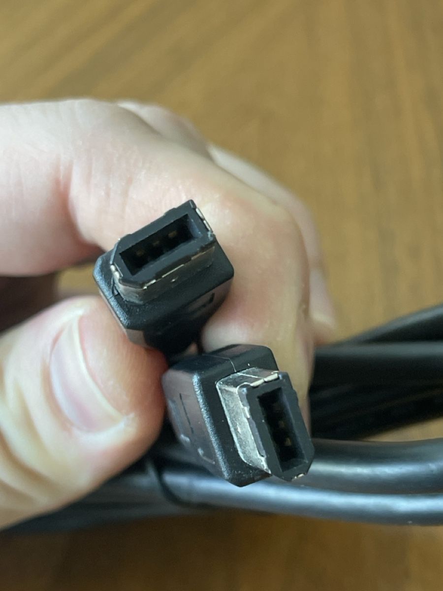 Cavi: 6-Pin FireWire Kabel – Usato da Unterkulm venduto da AnoliOccasion 1