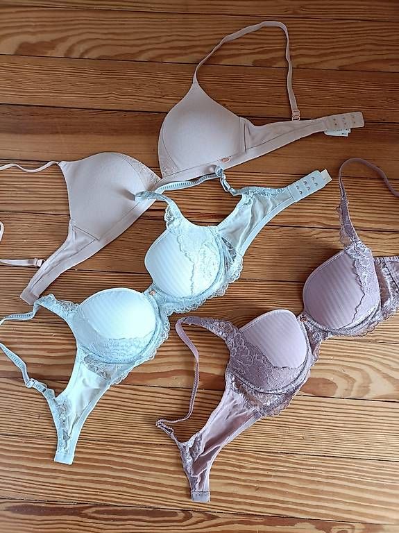Sonstige Unterwäsche: Diverse hübsche BHs – Neu und originalverpackt aus Sissach von jgt_6k76