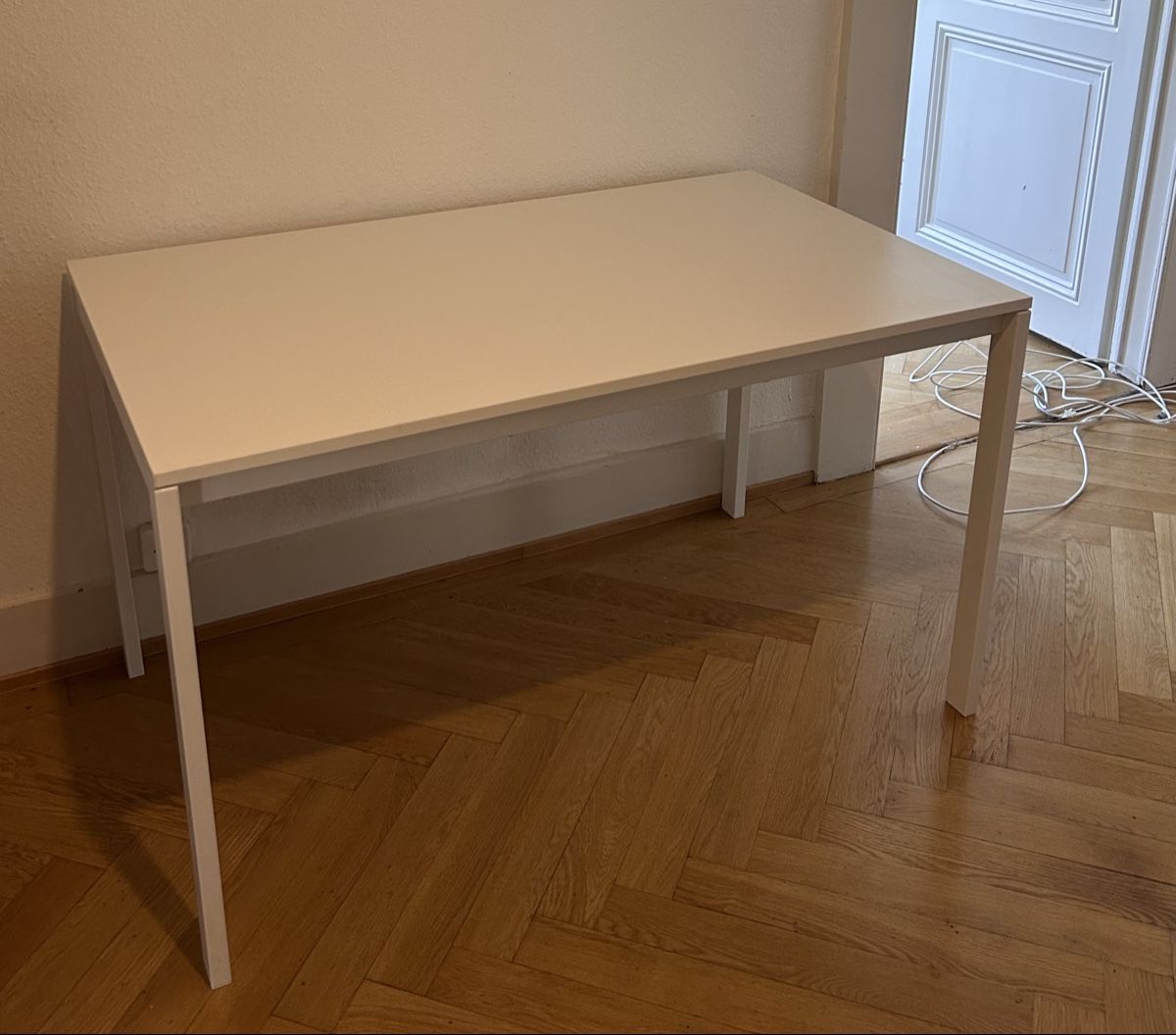 Ikea Tavoli: IKEA VIHALS Table – Good Condition – Usato da Genève venduto da julii.la 1