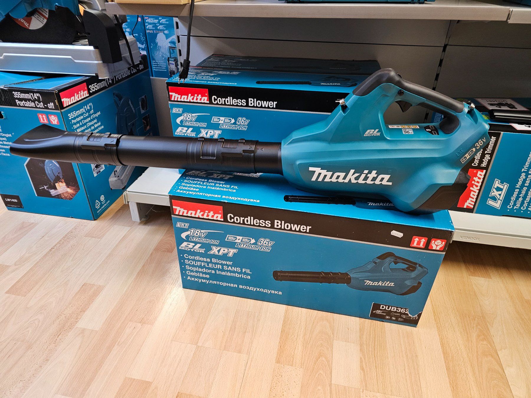 Makita Laubbläser & Laubsauger: Makita Laubbläser DUB362Z – Neu und originalverpackt aus Koppigen von  5