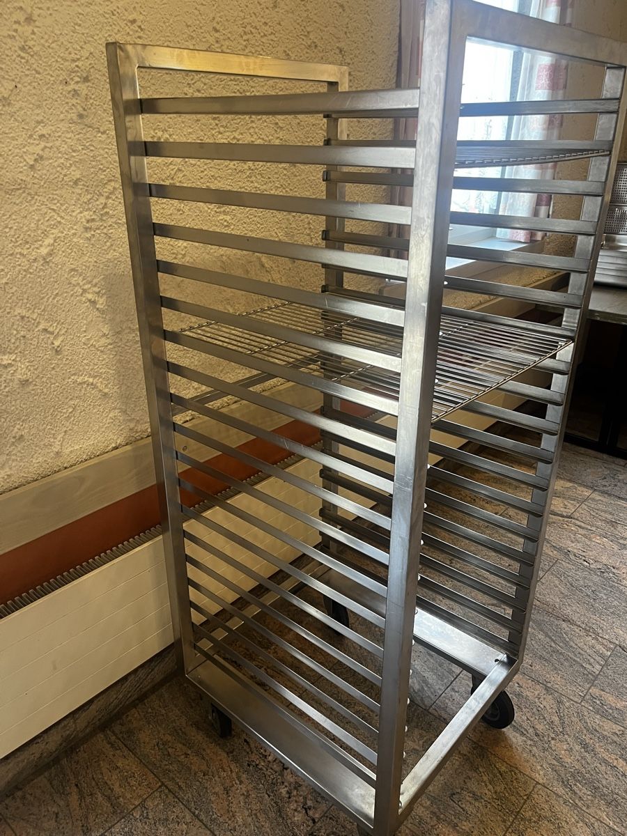 Elettrodomestici da cucina: 2/1 Regalwagen robust  – Usato da Dittingen venduto da Cervolino77 2