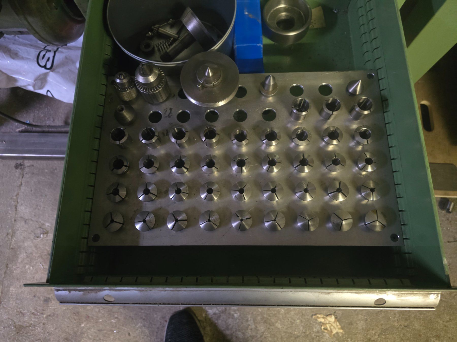 Schaublin Tutte le macchine: Tour Schaublin 102 avec vis mère – Usato da La Chaux-de-Fonds venduto da v.vaucher 5