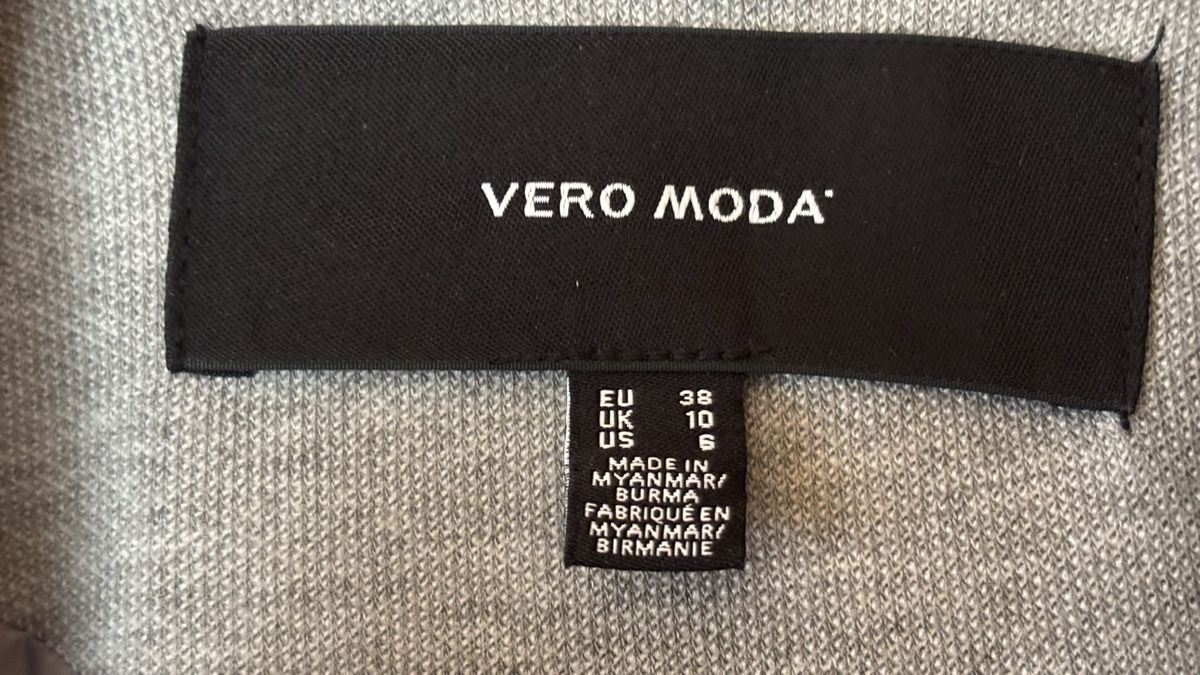Vero Moda Giacche: Vero Moda Blazer Gris T. 38 Bon Etat – Usato da Pomy venduto da Pomnath 1