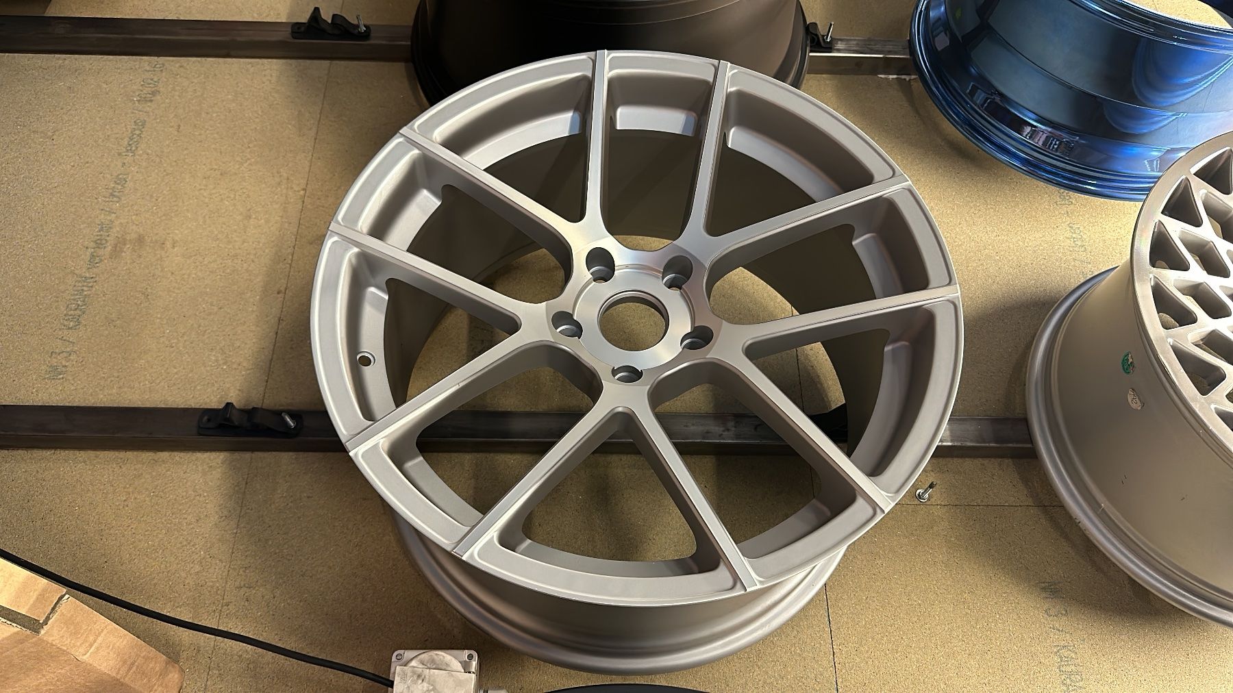 Aversus Felgen: Aversus Xena 21 Porsche Panamera – Neu und originalverpackt aus Courrendlin von audittfl 2
