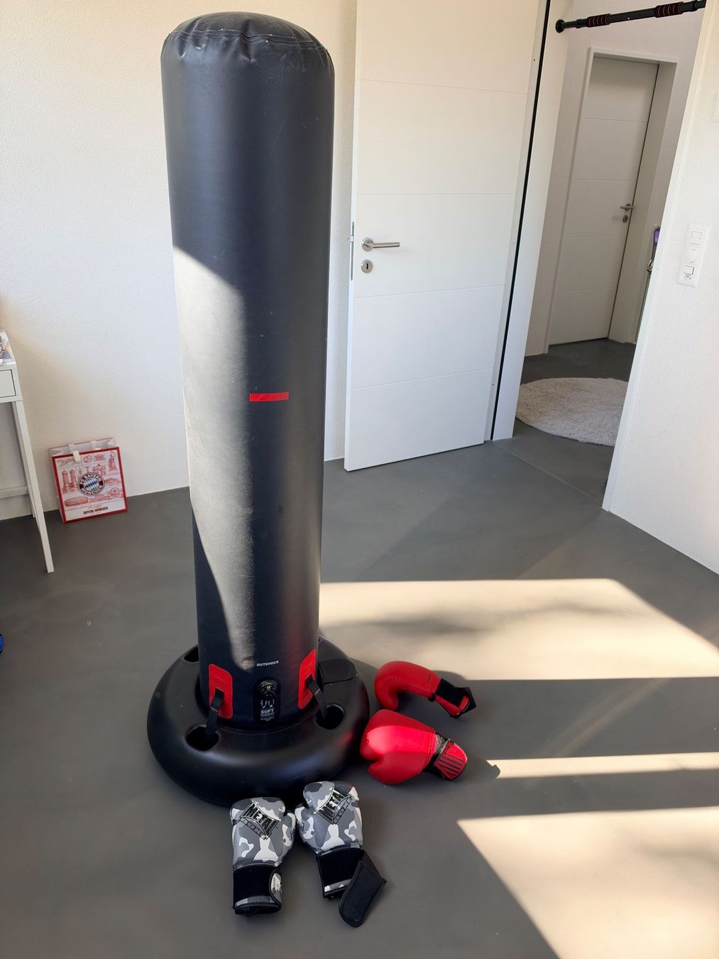 Boxsäcke: Standboxsack Set mit 4 Kinderboxhandschuhen – Gebraucht aus Itingen von Full-Stall
