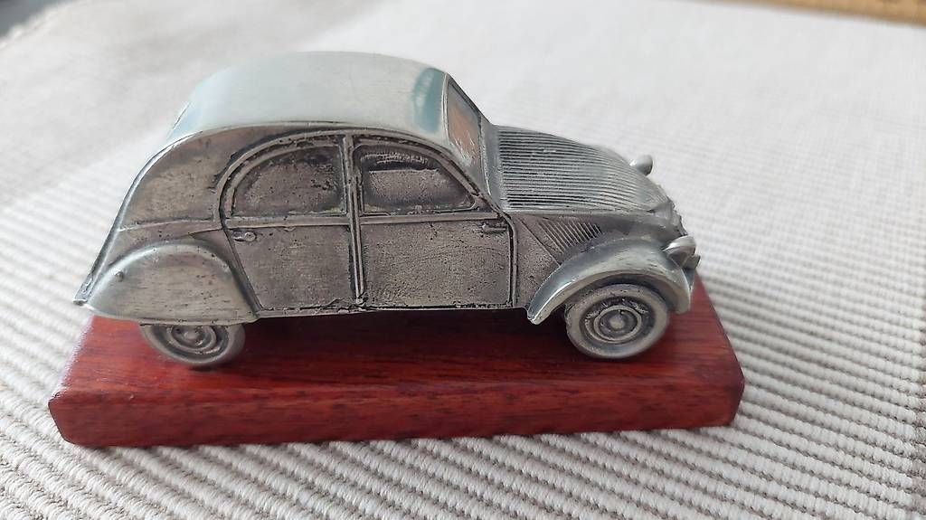 Modellautos: Citroen 2 CV Döschwo Modell – Gebraucht aus Kriens von ENotte