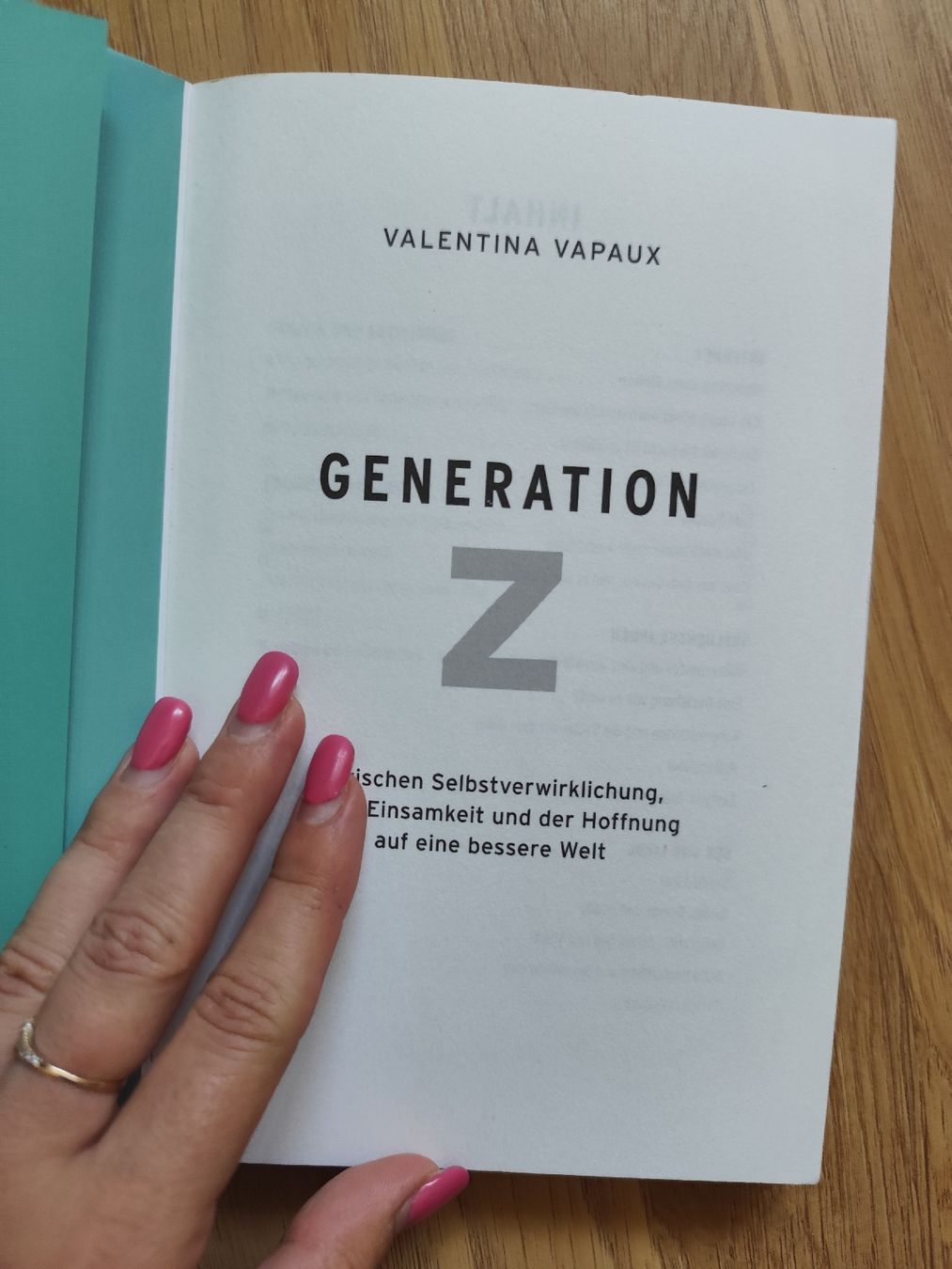Livres: Valentina Vapaux Generation Z book – D'occasion à Mägenwil par VintageGirly 5