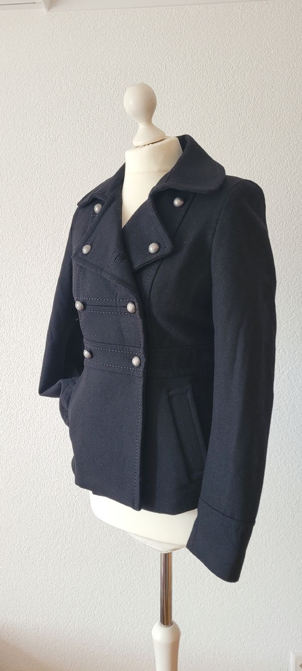 H&M Cappotti: schicker warmer Kurzmantel – Usato da Herisau venduto da Yyyoga