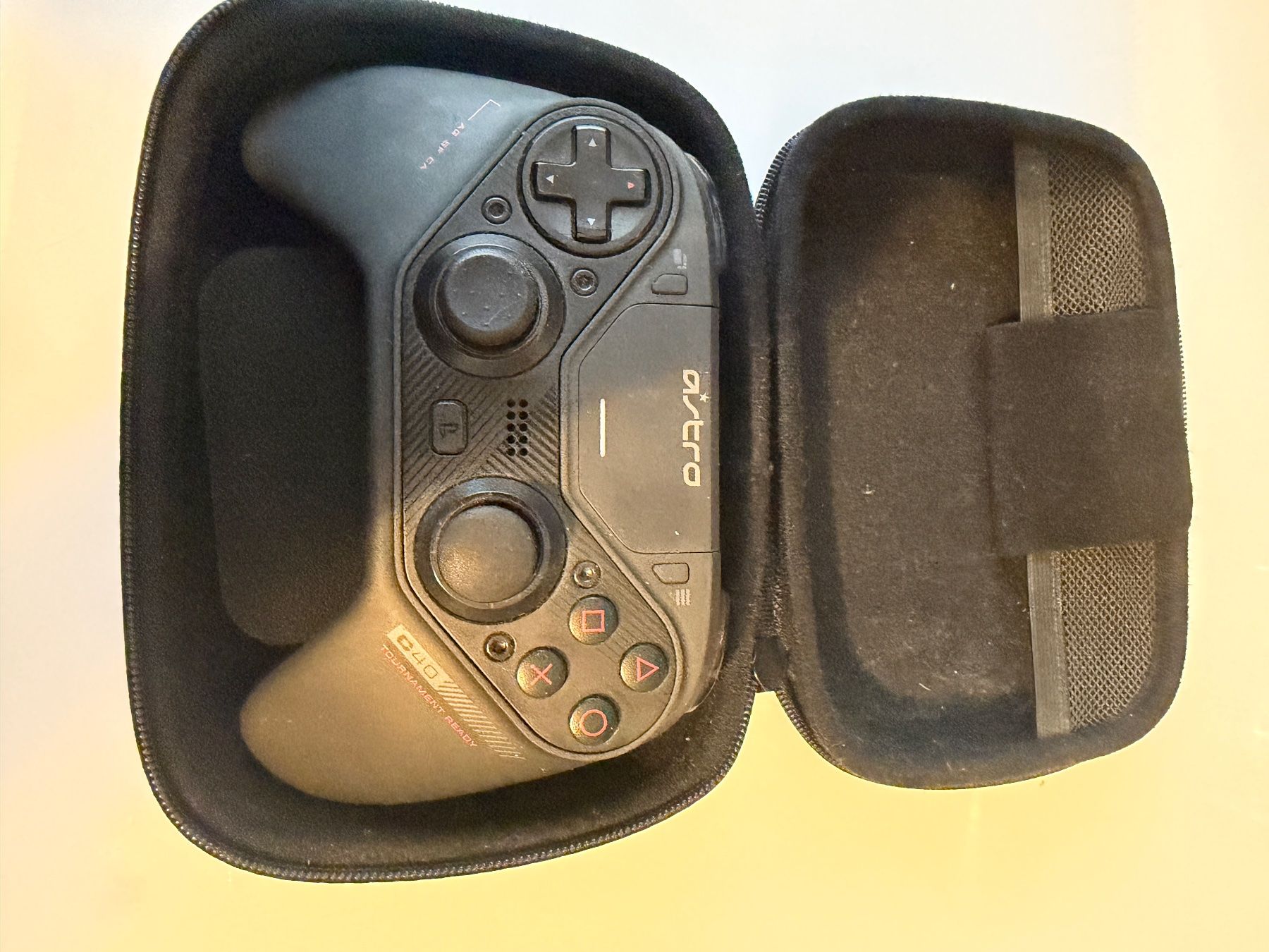 Controller: Astro Gaming C40 TR Controller PS4 PC – Gebraucht aus Rümlang von PercyPavoo