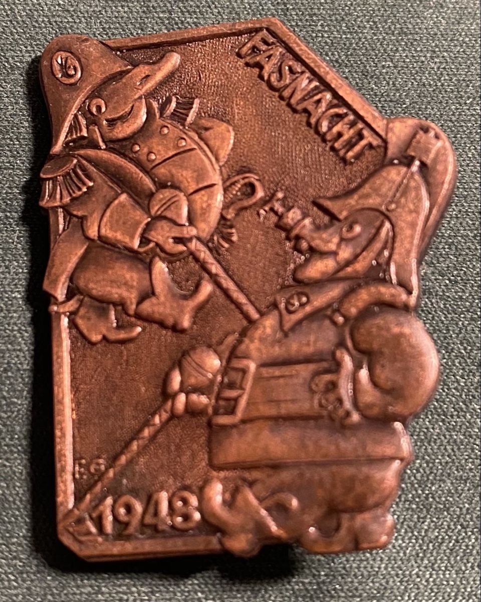 Spille & Fermagli: Fasnachts-Plakette 1948, Kupfer – Nuovo e nell'imballaggio originale da Allschwil venduto da Deal_Tiger99