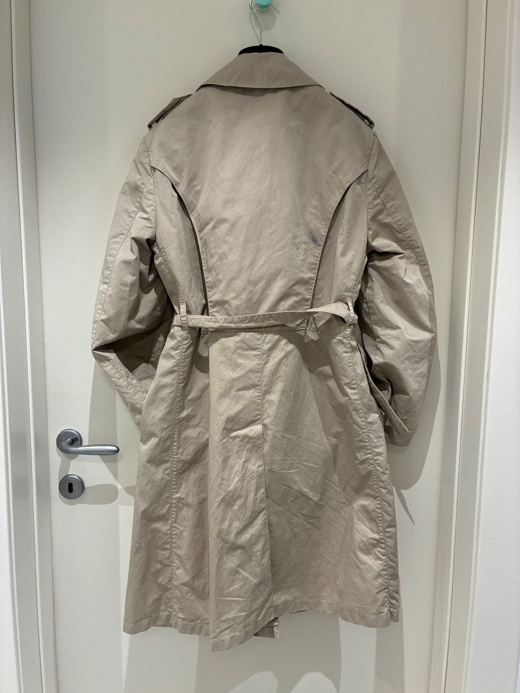 Prada Cappotti: Prada TRENCHCOAT 42I. /. 38 CH – Usato da Paradiso venduto da Kayakara 1