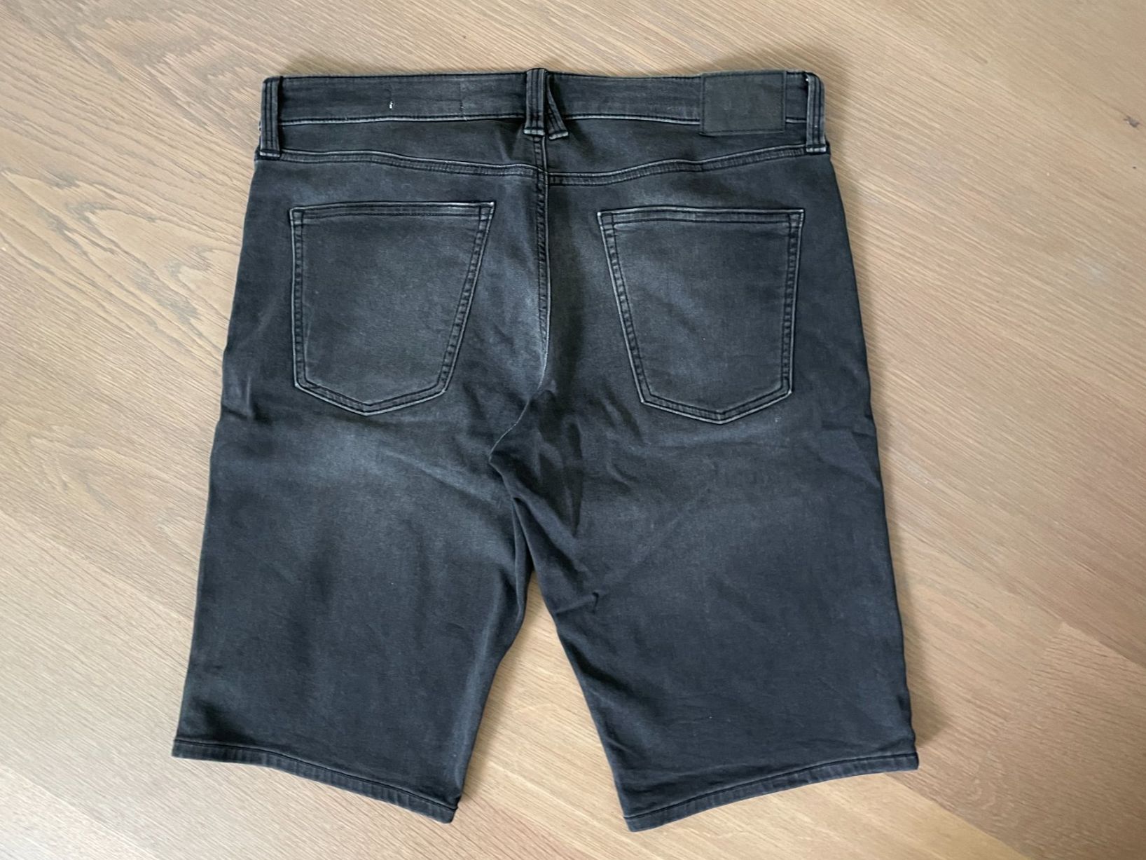 S.Oliver Jeans: s.Oliver Herren Jeans Shorts, Gr. 34 – Gebraucht aus Rüschlikon von user999 3