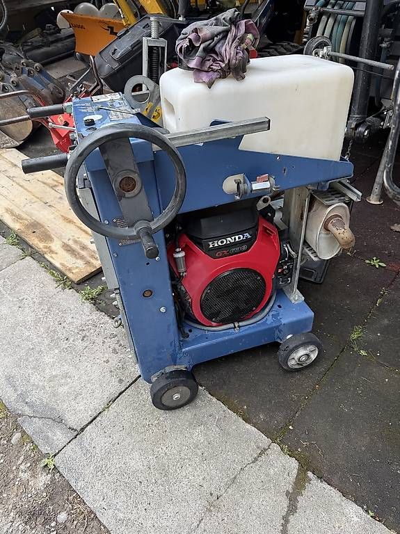 Tutte le macchine: Lissmac Fugenschneider FS 20 – Usato da Horgen venduto da 11sh