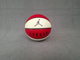 Jordan Basketball rot/weiss Grösse 7, Gebraucht