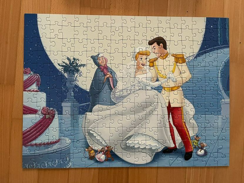 Disney Puzzles: 4 Prinzessinen-Puzzles "Disney" – Gebraucht aus Muttenz von Juvenile33 5