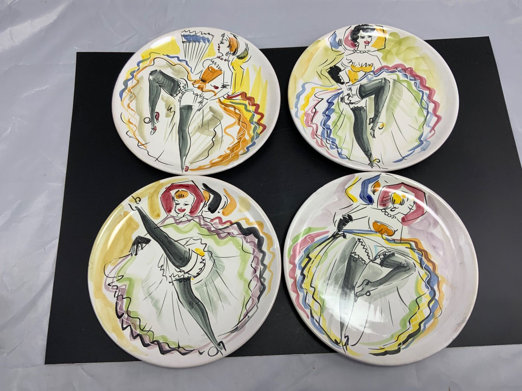 Piatti: 4 Teller - dancing Girls - made in Italy – Usato da Erlach venduto da silvia3235