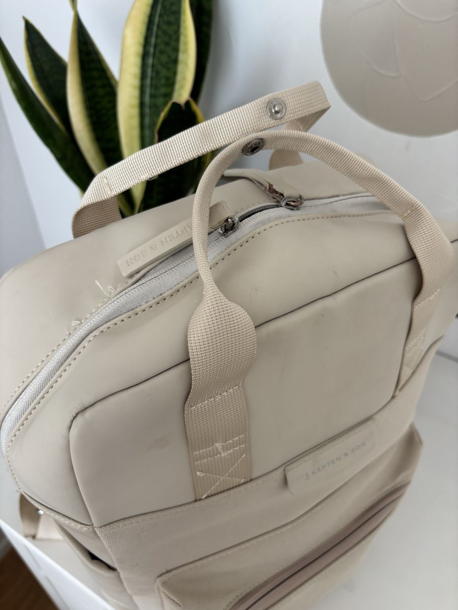 Kapten & Son Zaini: Kapten & Son Backpack Bag in Beige NP: 120.- – Usato da Horgen venduto da lme_8kj7 5