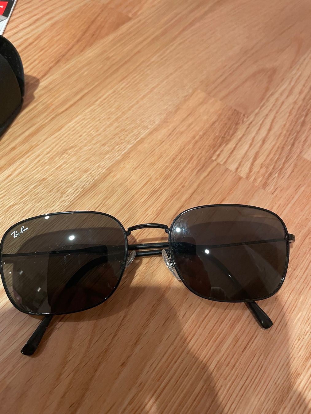 Occhiali & Lenti: Sonnenbrille Ray Ban – Usato da Schönholzerswilen venduto da MichaelaSommer 2