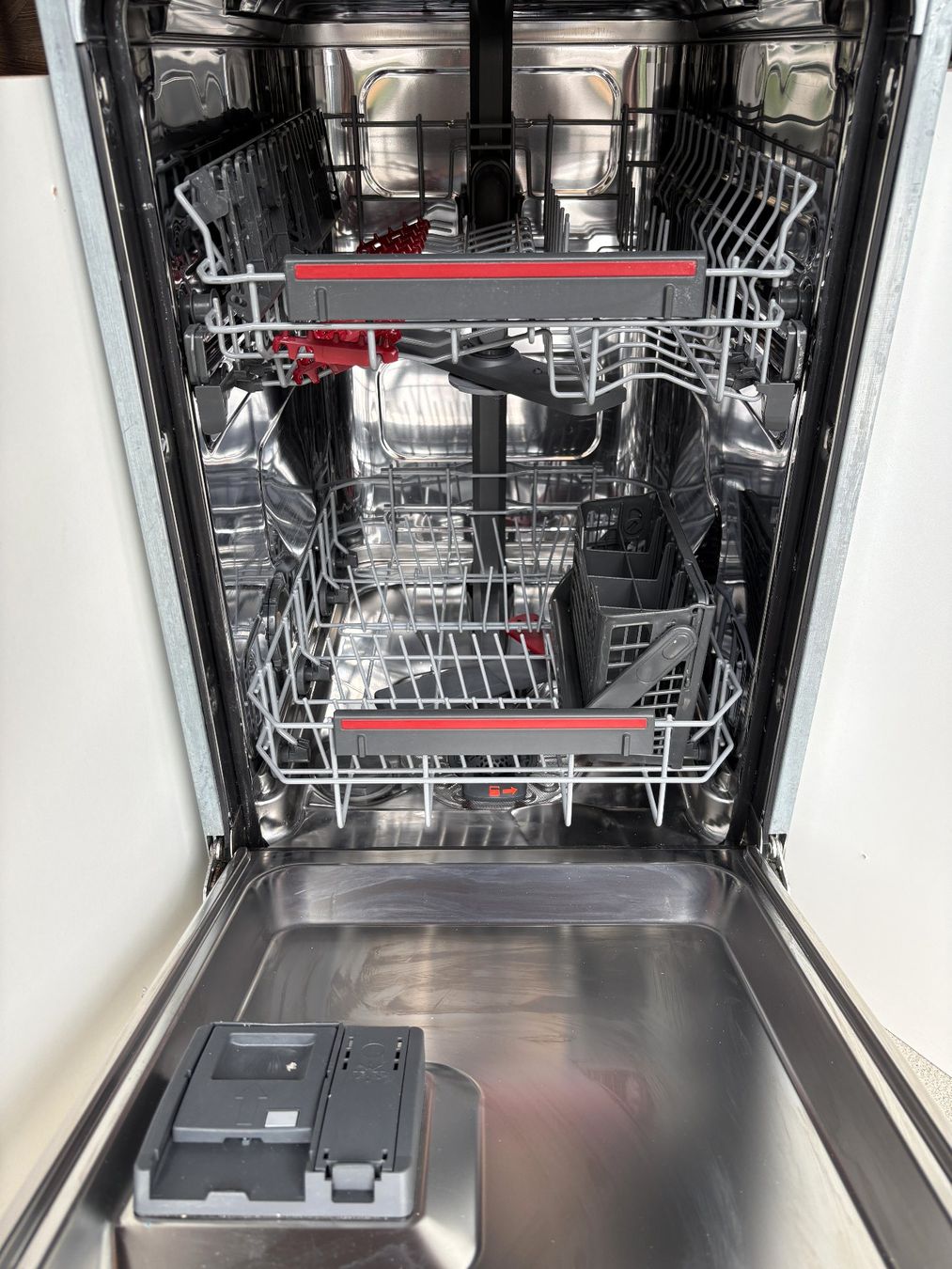 Electrolux Geschirrspüler: Electrolux GA45GLV Einbaugeschirrspüler 45 cm – Gebraucht aus Chur von Kiwis