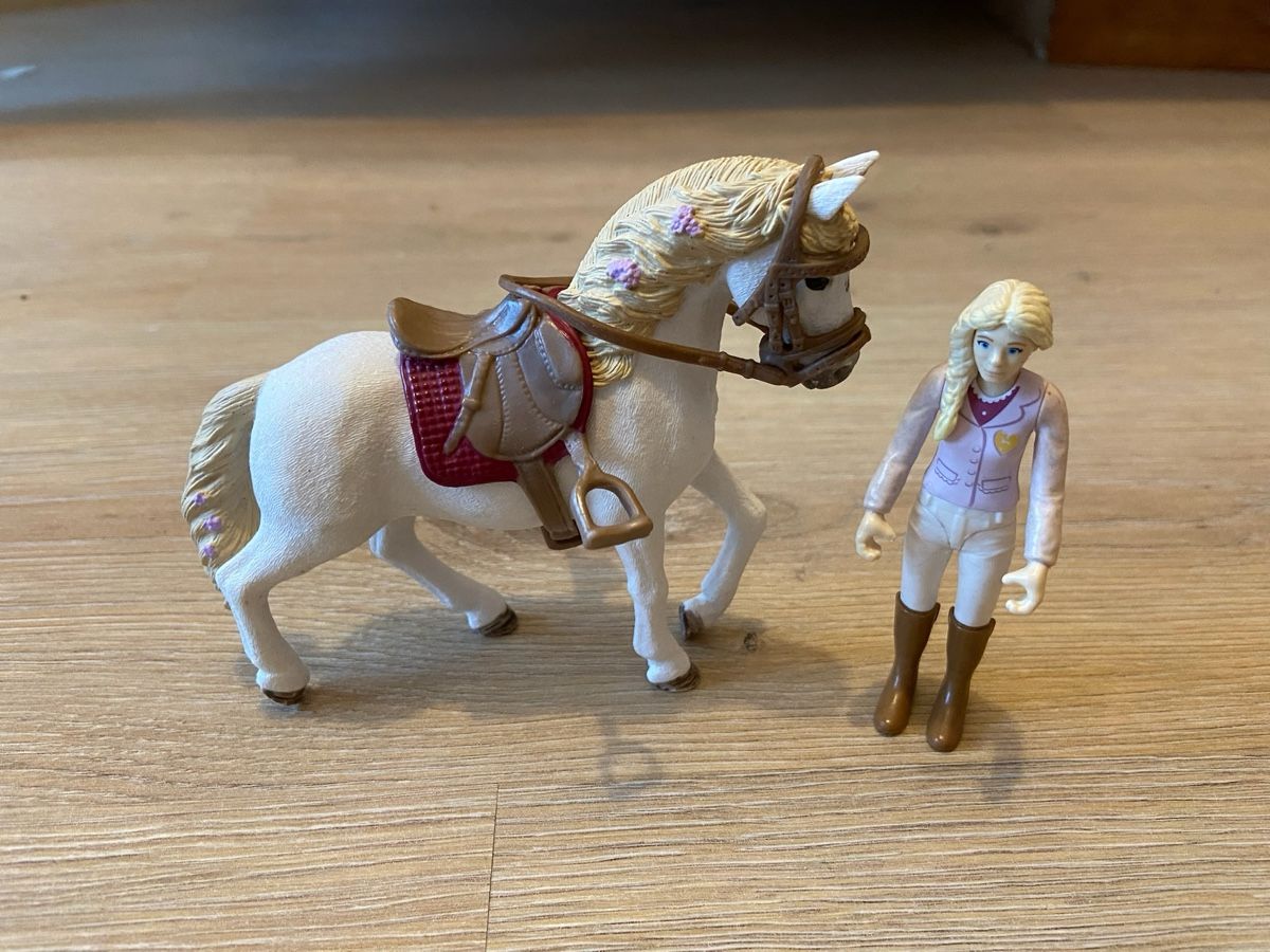 Schleich Giocattoli: Schleich Pferd mit Reiterin weiss – Nuovo (secondo la descrizione) da Hausen am Albis venduto da Hannavgr