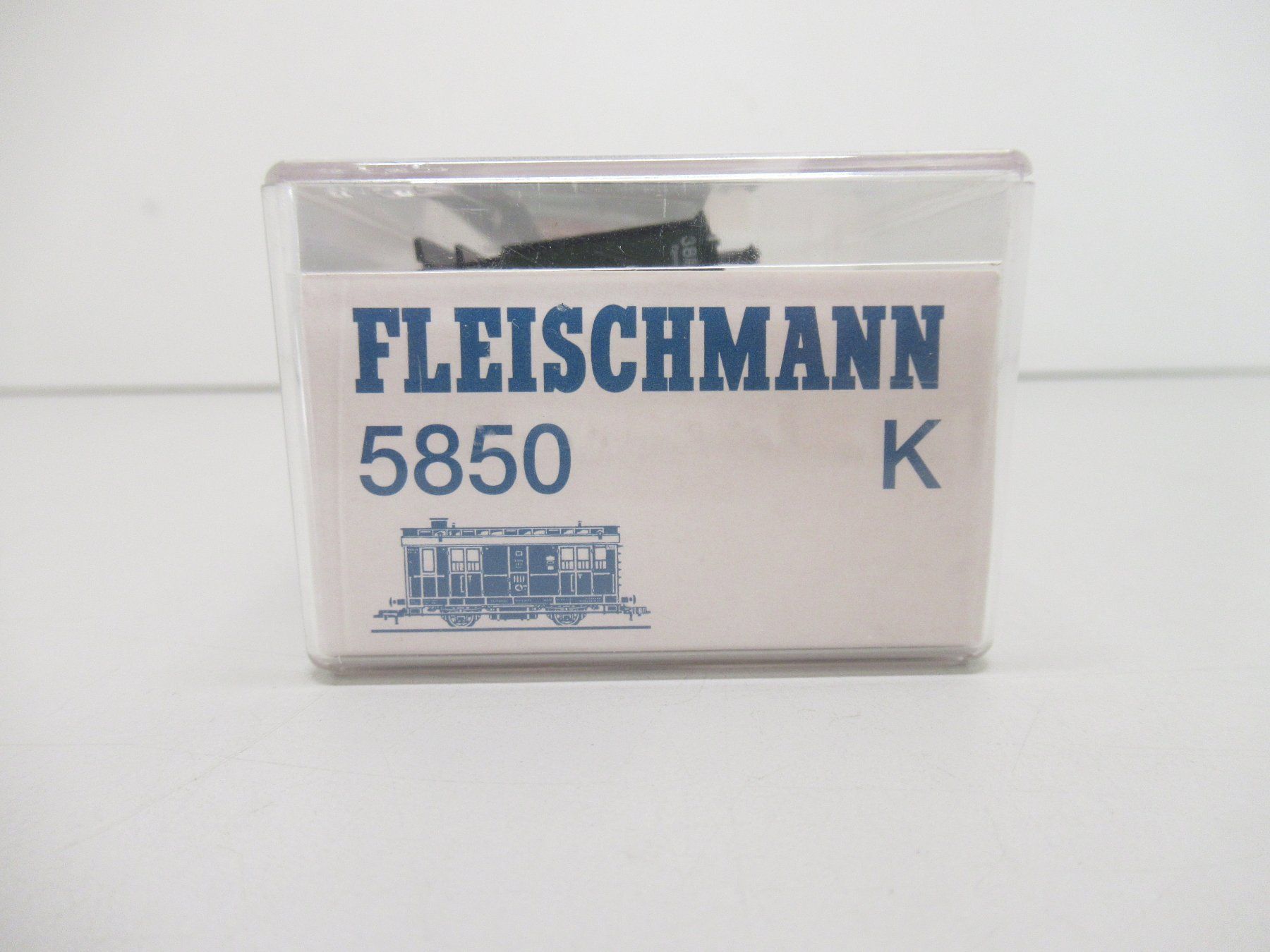 Fleischmann Modelleisenbahnen: Fleischmann 5850 Oldtimer-Bahnpostwagen Preussen AC WS H0 – Gebraucht aus Basel von mhmarken 6