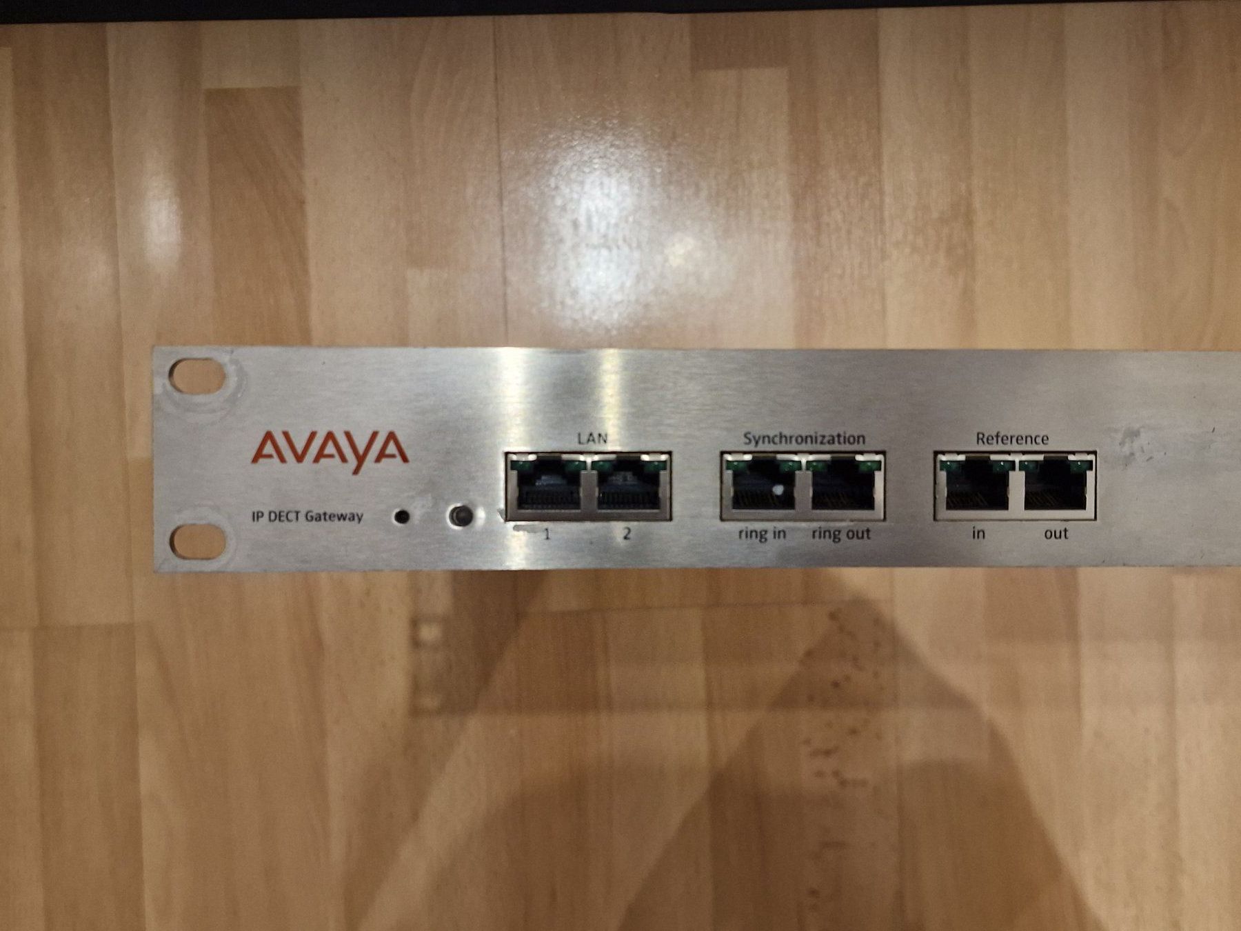 Avaya Telefoni: AVAYA IPBL1-CA/1A1 700501993, IP DECT Gateway – Usato da Buchrain venduto da Sssschaller 1