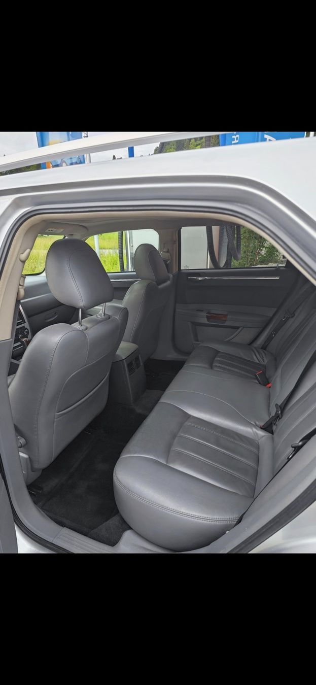 Chrysler Automobili: Chrysler 300c AWD 5.7 Hemi mit MFK – Usato da Fruthwilen venduto da JanLoew95 5