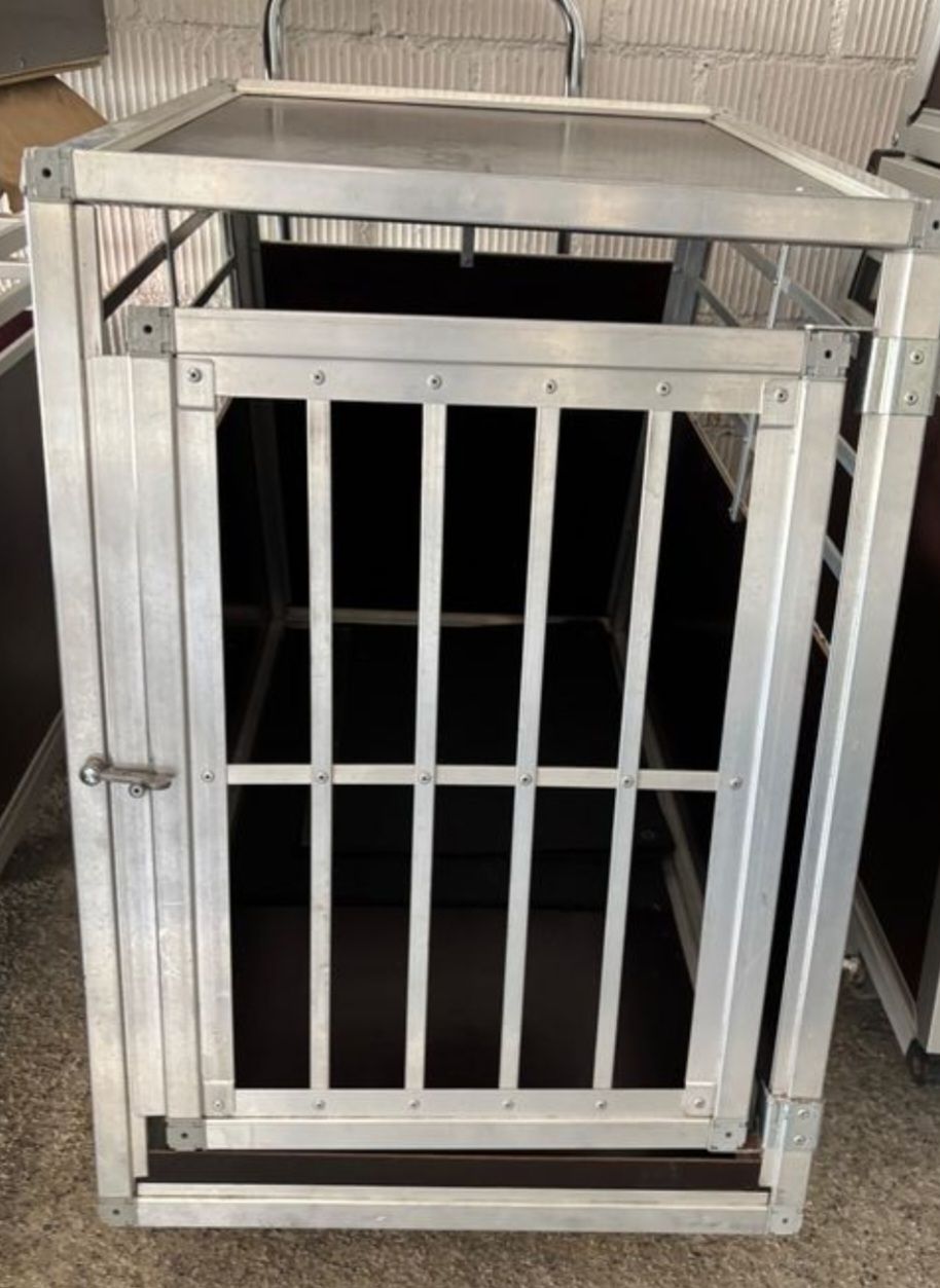 Cages, transport & sécurité: Hundebox, Transportbos – D'occasion à Volketswil par brandhaus 2