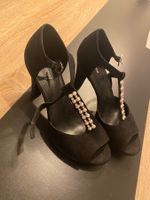 Pumps mit Perlen schwarz Grösse 40 neuwertig