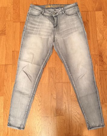 Desigual Jeans Grau Gr. 34, neuwertig und super bequem!