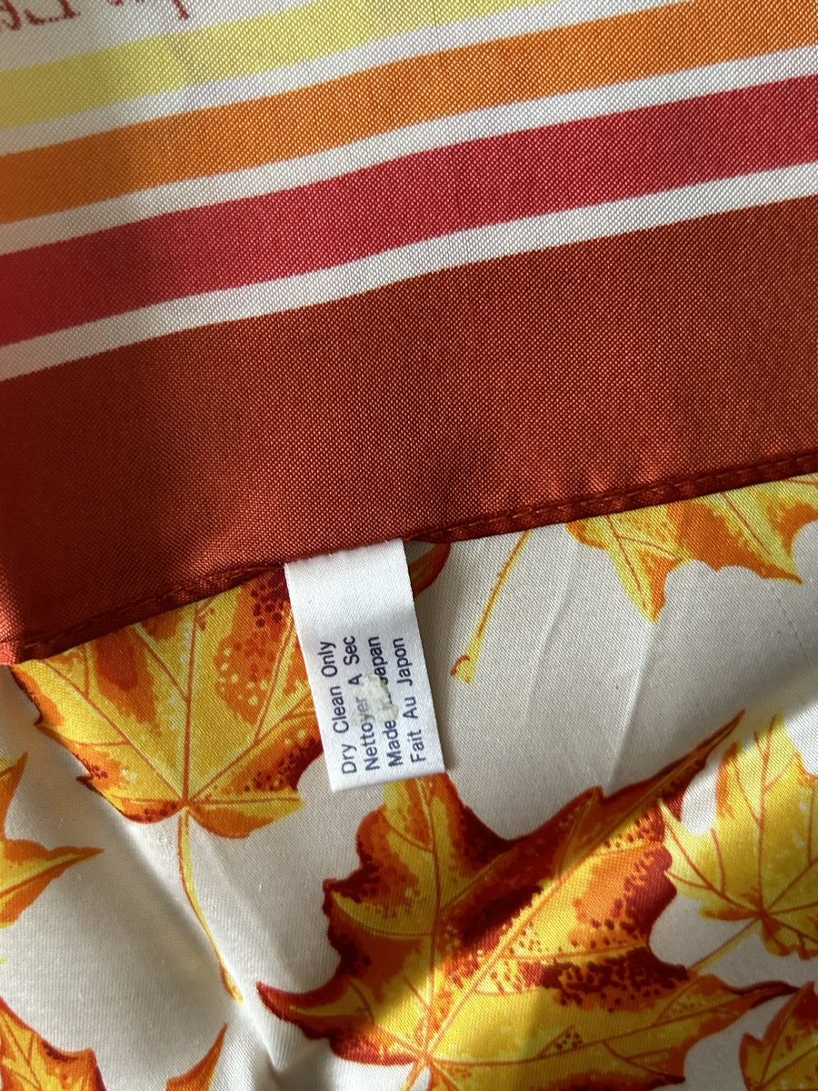 Foulards, Tücher & Schals: Foulard – Gebraucht aus Vufflens-la-Ville von newlifegva 3