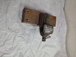 Gressel Schraubstock auf Holzsockel gebraucht