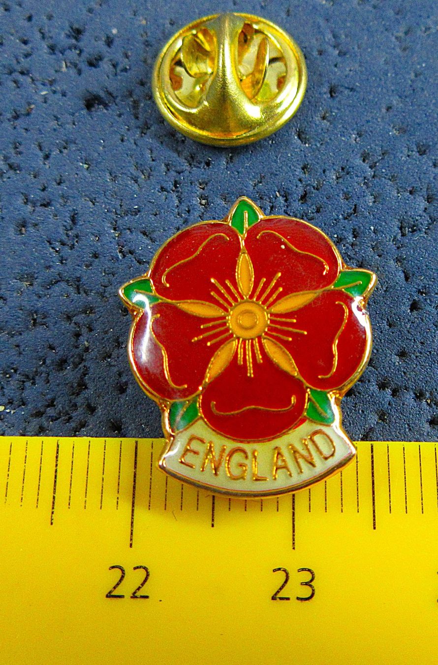 Plaketten & Abzeichen: ENGLAND TUDOR-ROSE PIN – Gebraucht aus Ettingen von Hausi4711