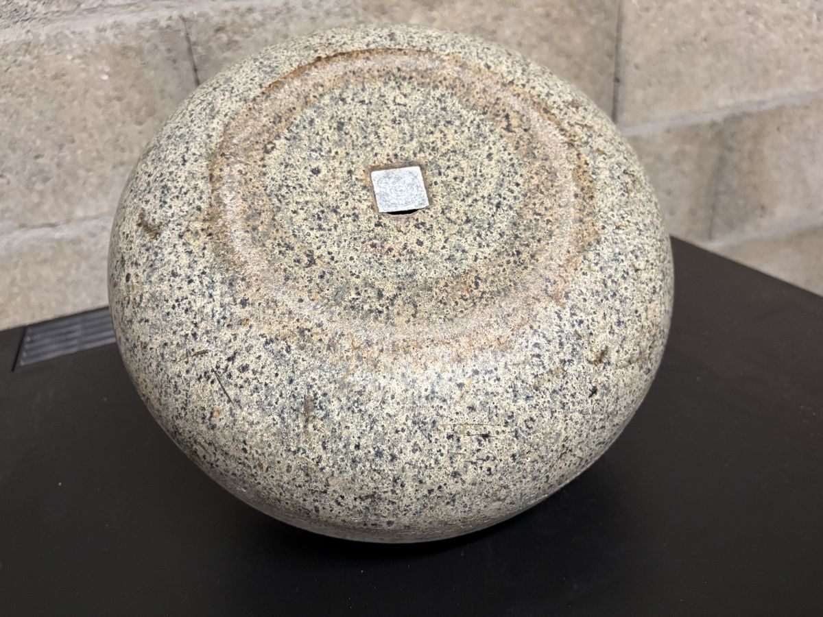 Pietre & tegole: Authentique pierre de curling vintage en granit – Usato da Conthey venduto da Cathlouz 5