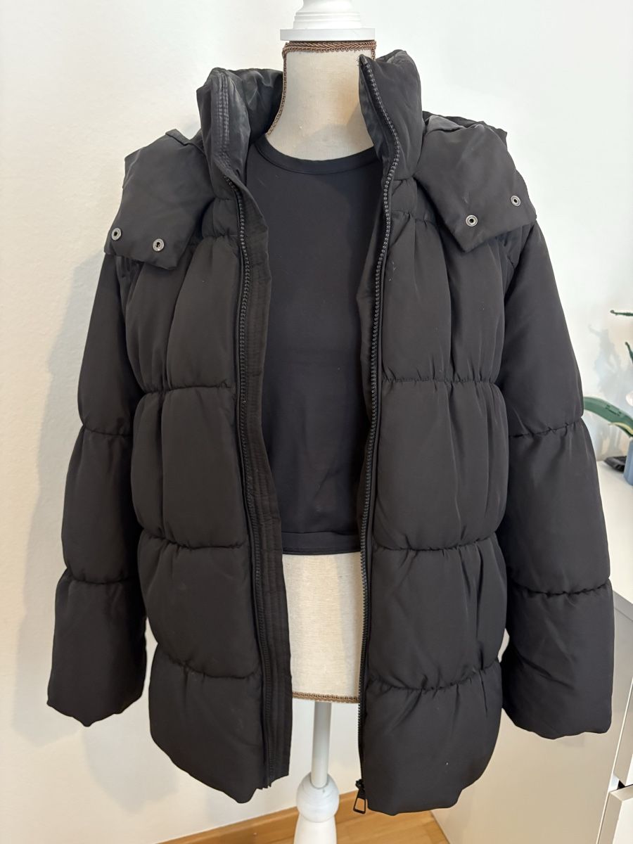 Vero Moda Giacche: Vero Moda schwarze Winterjacke, Grösse XS – Usato da Arlesheim venduto da Charlotte.grm 3