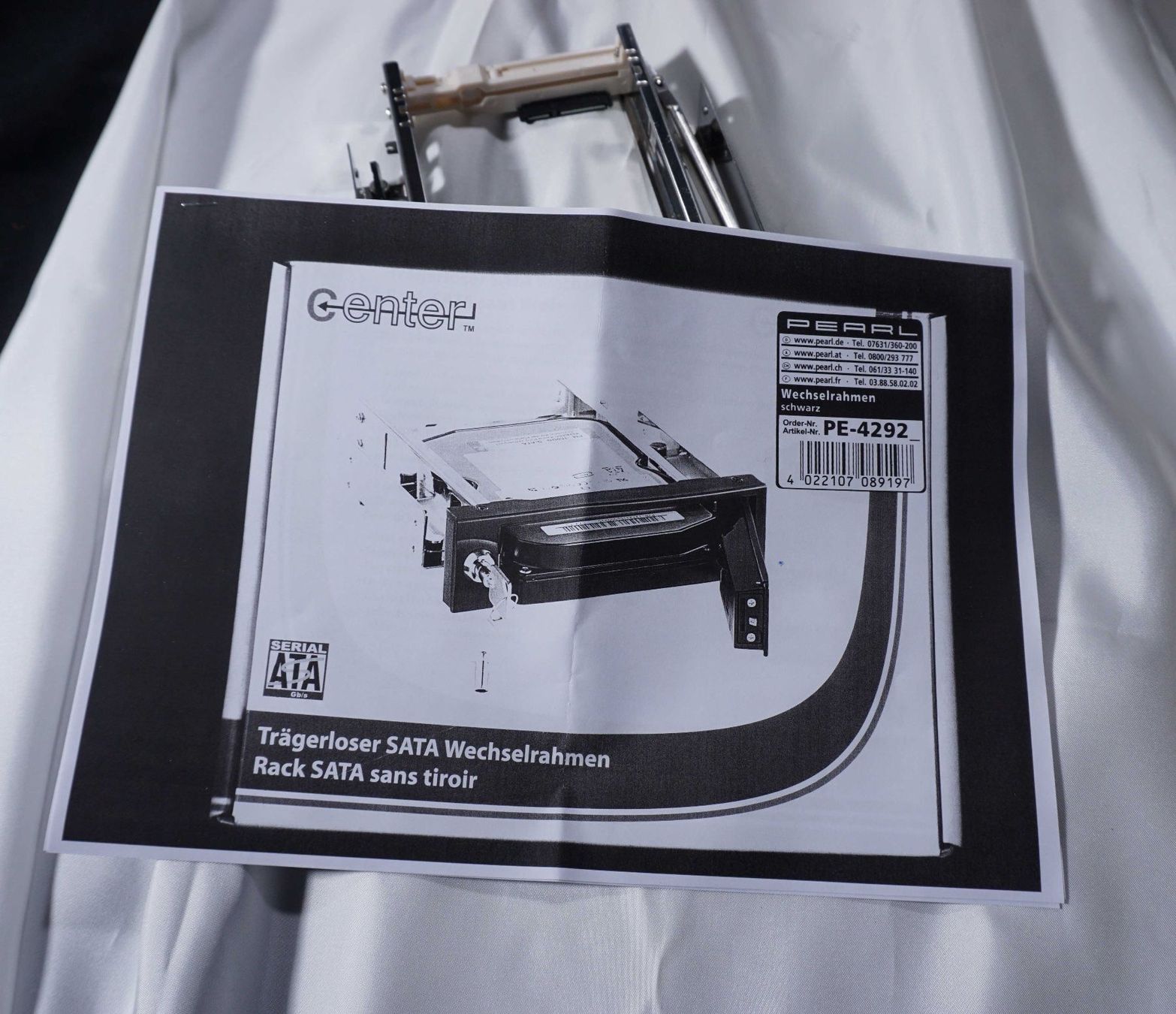 Supporti a parete: HDD-35" trägerloser SATA Wechselrahmen – Usato da St. Gallen venduto da Acer0110 4