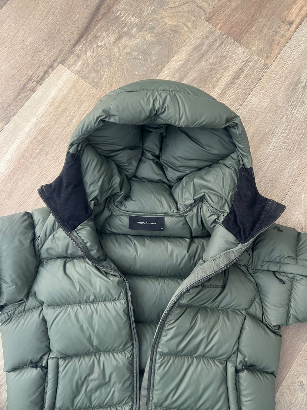 Peak Performance Vestes: Peak Performance Frost Down Puffer Jacket Gr. M – D'occasion à Einsiedeln par jojo2004 2