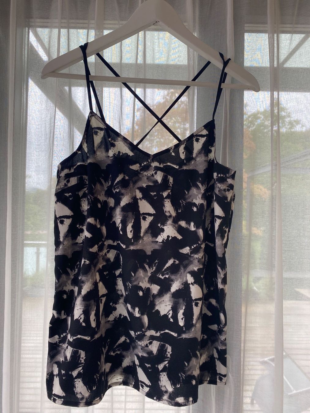 Only Top: schwarz weiss gemustertes Top Gr. 36 – Nuovo (secondo la descrizione) da Seewen SO venduto da HappyHappyHappy
