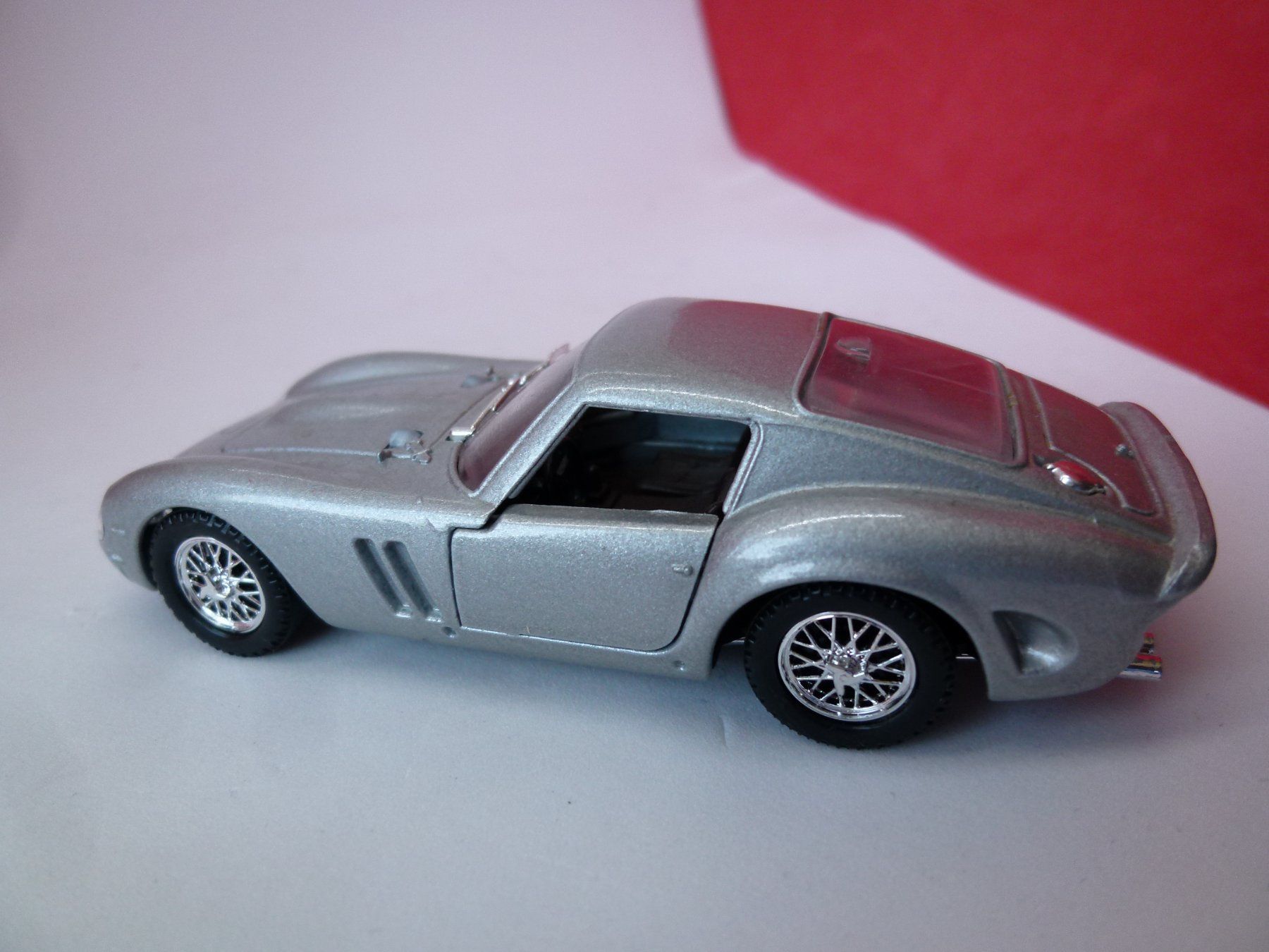 Ferrari Voitures modèles: ab  9.-- Ferrari 250 GTO -   von Solido  %%%%%%%%%%%%%%%%%%% – D'occasion à Reiden par Aston2 1