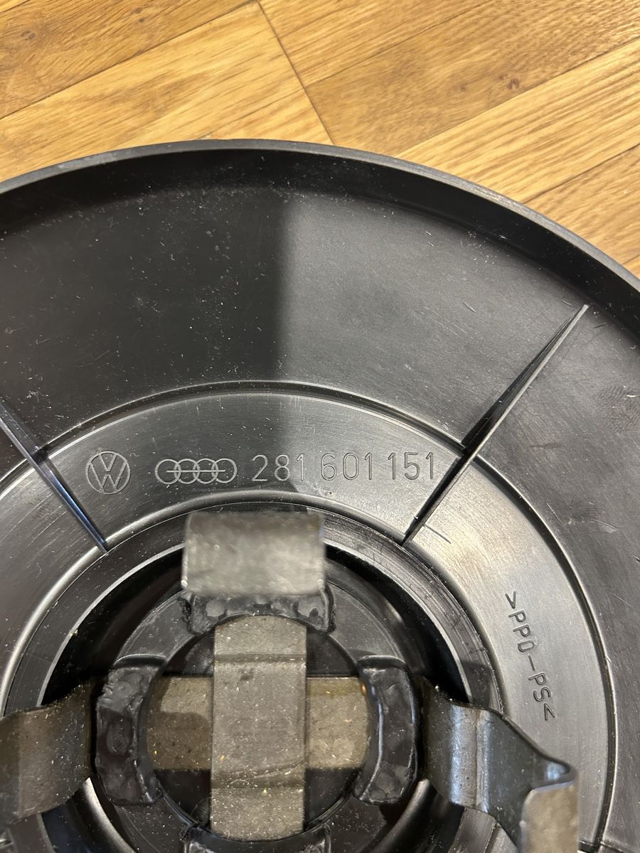 VW Tutti pezzi di ricambio auto: VW Radkappe 281601151 Neu – Nuovo e nell'imballaggio originale da Bischofszell venduto da Meti8188 2