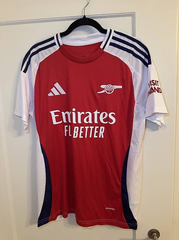 Canottiere & Pantaloni: Saka trikot arsenal autogramm mit Box – Usato da liebefeld venduto da nacho22 1