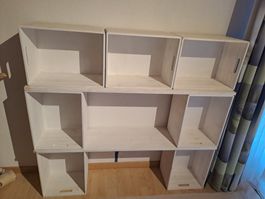 Regal aus Holzkisten weiss lackiert gebrauchter Zustand