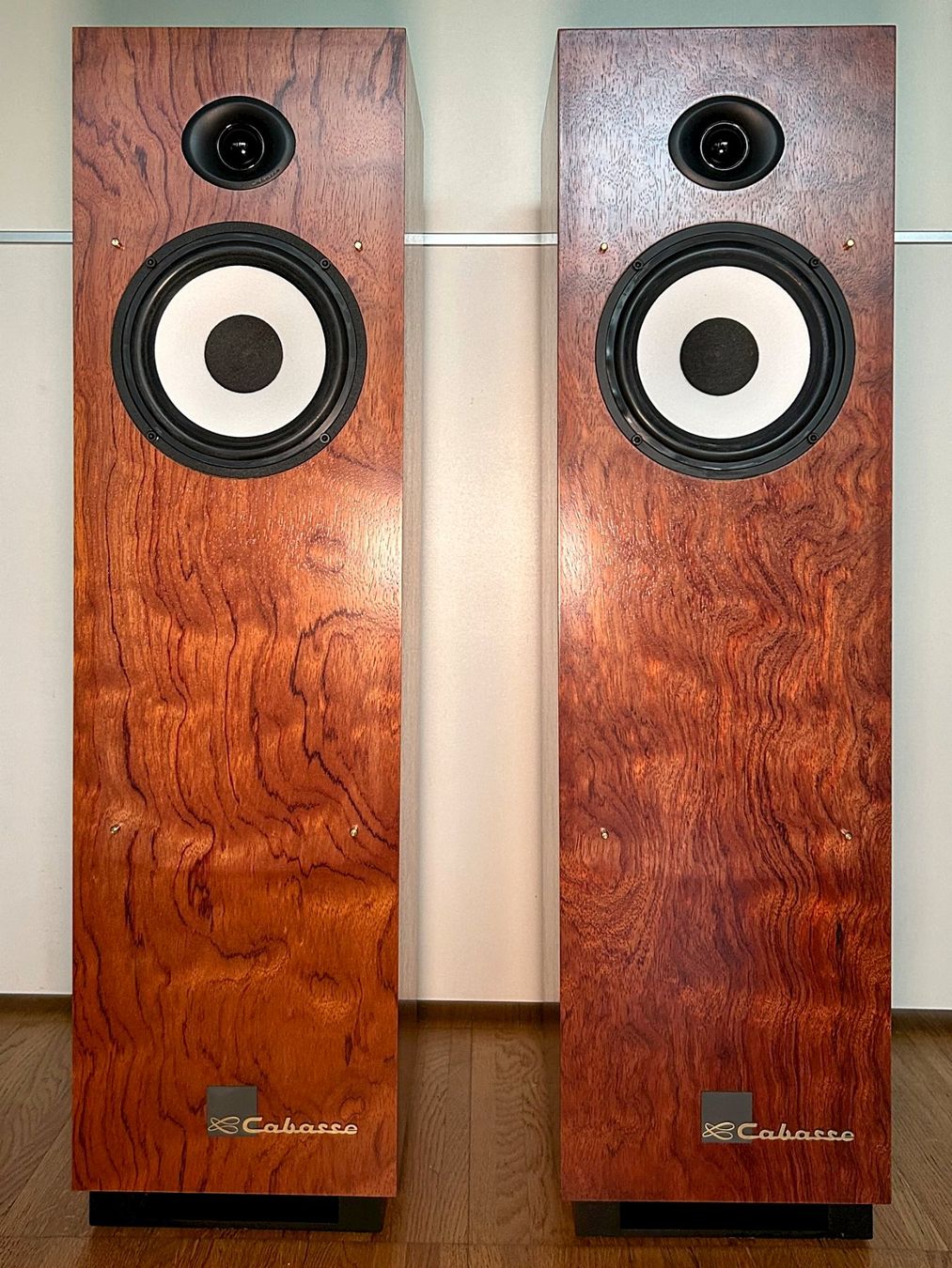 Cabasse Haut-parleurs: Cabasse Jonque 302 Standlautsprecher aus Edelholz Bubinga – D'occasion à Solothurn par stt01