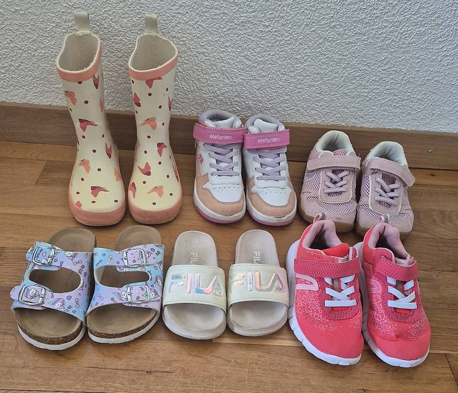 Chaussures filles: Kinderschuhe-Paket Grösse 26 – D'occasion à Bern par __p_v_a__