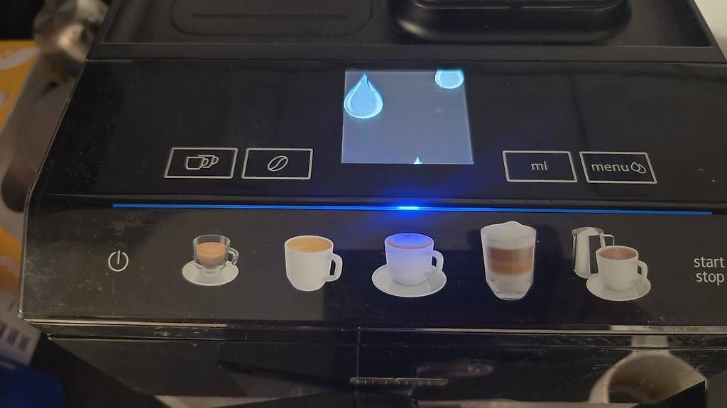 Macchine per caffè & Macchine per espresso: Machine à café automatique grain Siemens EQ500 – Usato da Gilly venduto da Florfil 2