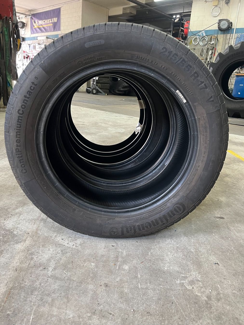 Continental Pneus & Kompletträder: Kpl.Satz Continental  215/55R17 94V – Gebraucht aus Grenchen von Radacag 1