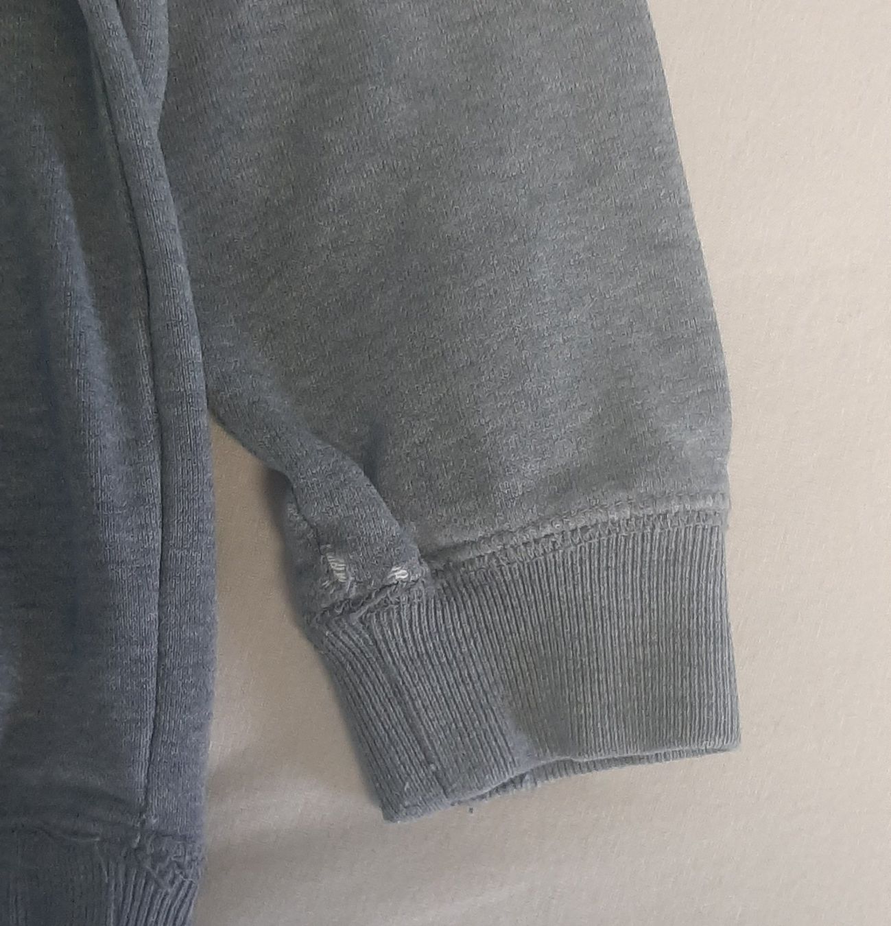 Maglioni & Felpe: Jungs kapuzenpulli – Usato da Dierikon venduto da oldmeetsnew 5