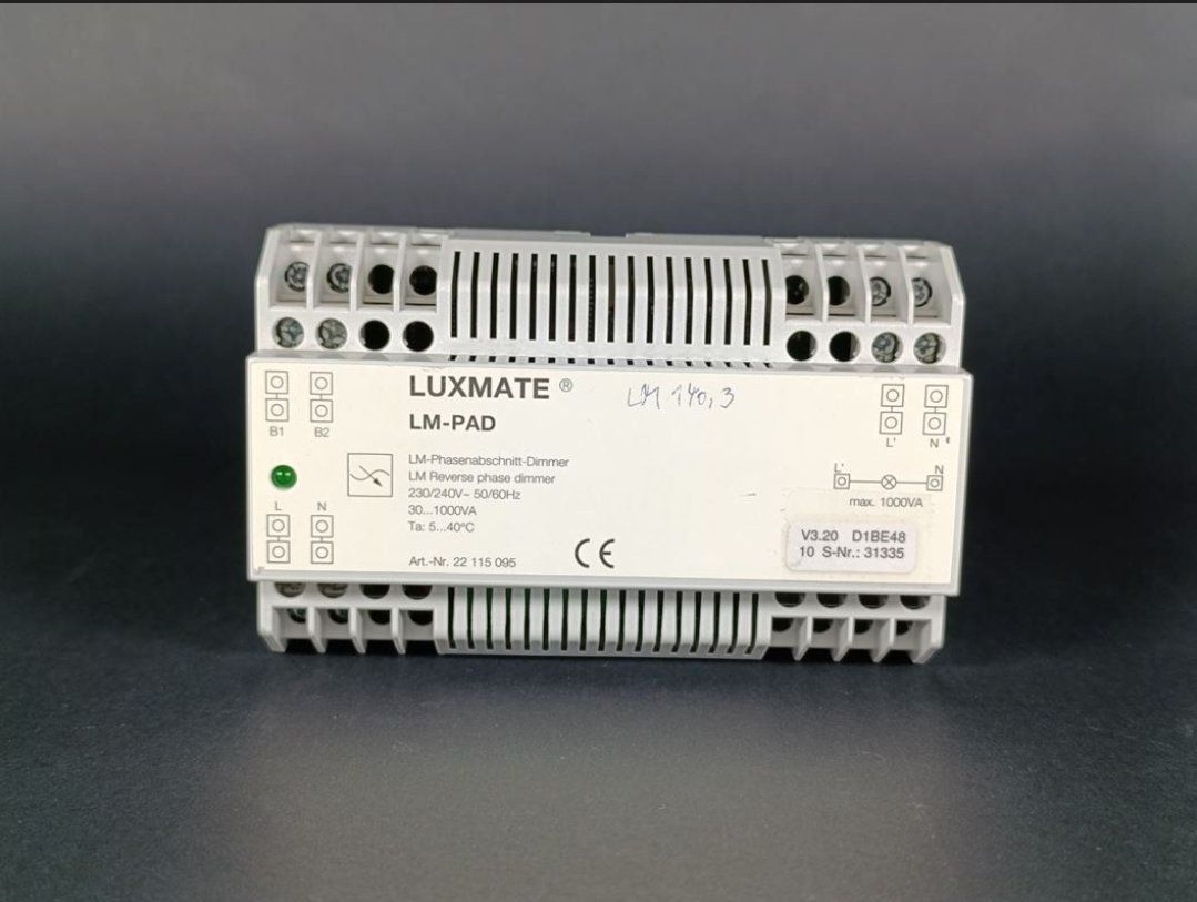 Componenti elettronici: ZUMTOBEL LUXMATE LM-PAD – Usato da Thielle venduto da urs_8lzn