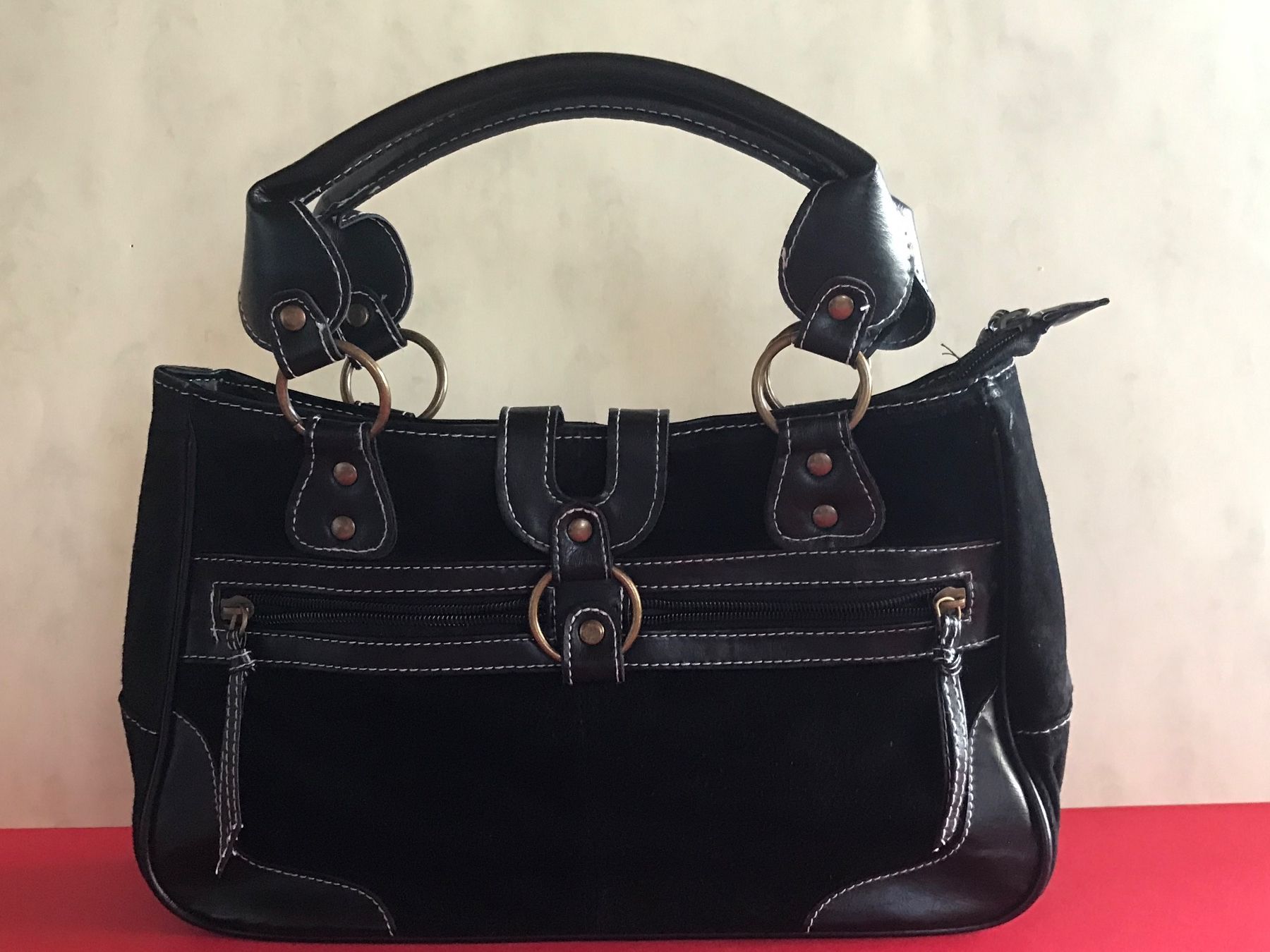 Sacs femmes: Tasche Handtasche Damentasche_3 – D'occasion à Däniken SO par allerlei54