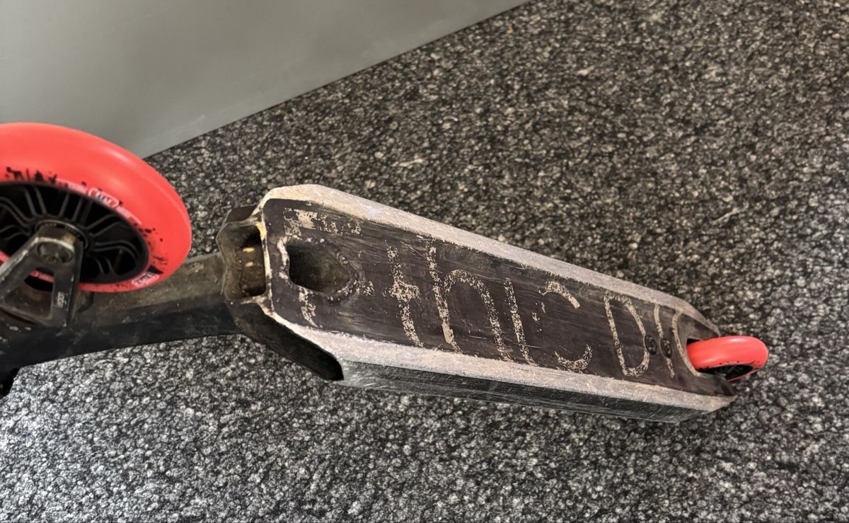 Kickboard: Trottinette ETHIC – Gebraucht aus St-Imier von ic.27 1